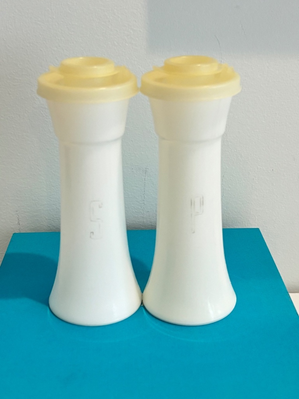 Vintage Tupperware salt & pepper shakers large hourglass shaped white marked S&P